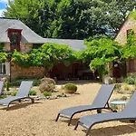 Domaine De Vaufleury - La Maison De L'escuiller 3*