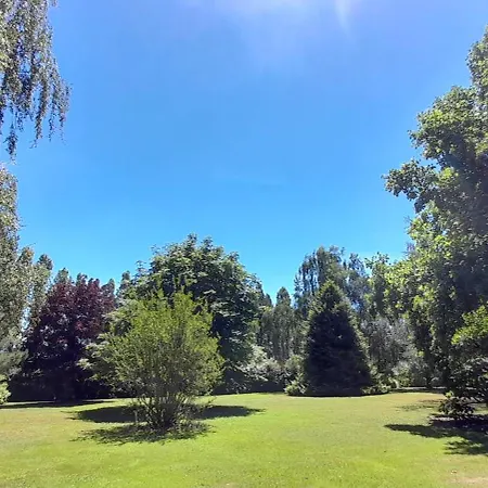 Domaine De Vaufleury - La Maison De L'escuiller Gasthof 3*