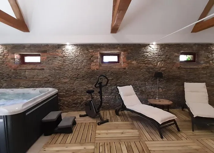 Domaine De Vaufleury - La Maison De L'escuiller 3*